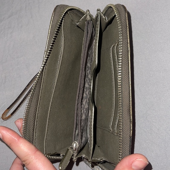 MICHAEL KORS WRISTLET - Picture 5 of 7